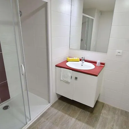 And Golf Bassins A Flot Hotel Bordeaux