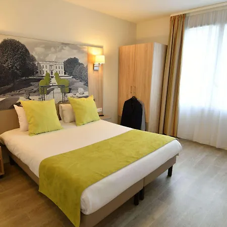 And Golf Bassins A Flot Hotel 3*