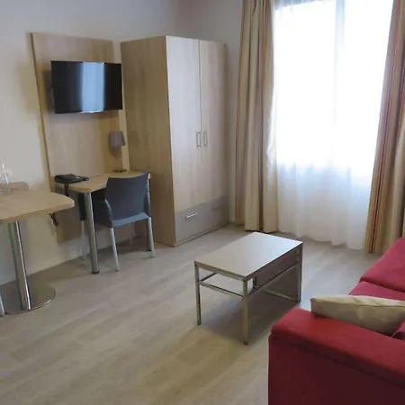 And Golf Bassins A Flot Hotel