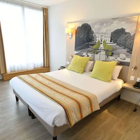 And Golf Bassins A Flot Hotel